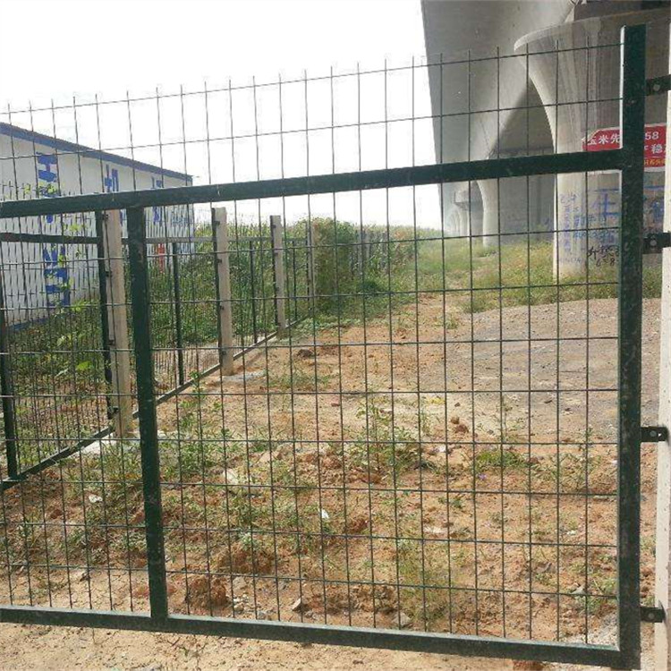 铁路防护栅栏案例展示 - 安平县艾瑞金属丝网有限公司图片3