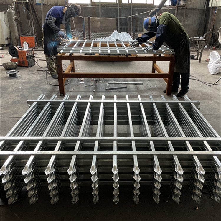 锌钢护栏喷塑案例展示 - 安平县艾瑞金属丝网有限公司图片4