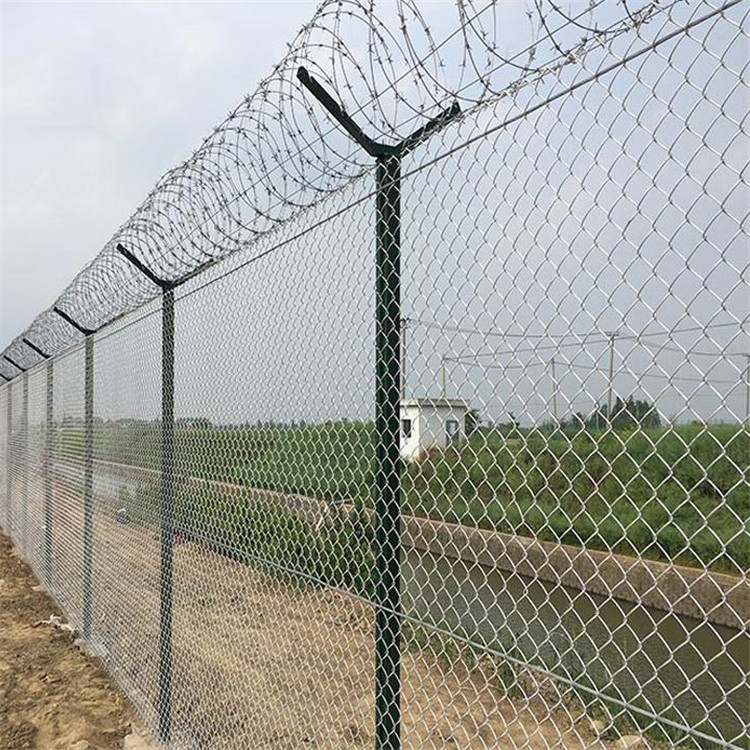 铝包钢机场围界案例展示 - 安平县艾瑞金属丝网有限公司图片3
